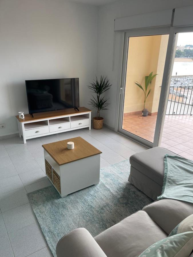 산펠리우데기솔스 Aquamarine Sant Feliu En La Playa Con Patio 아파트 외부 사진