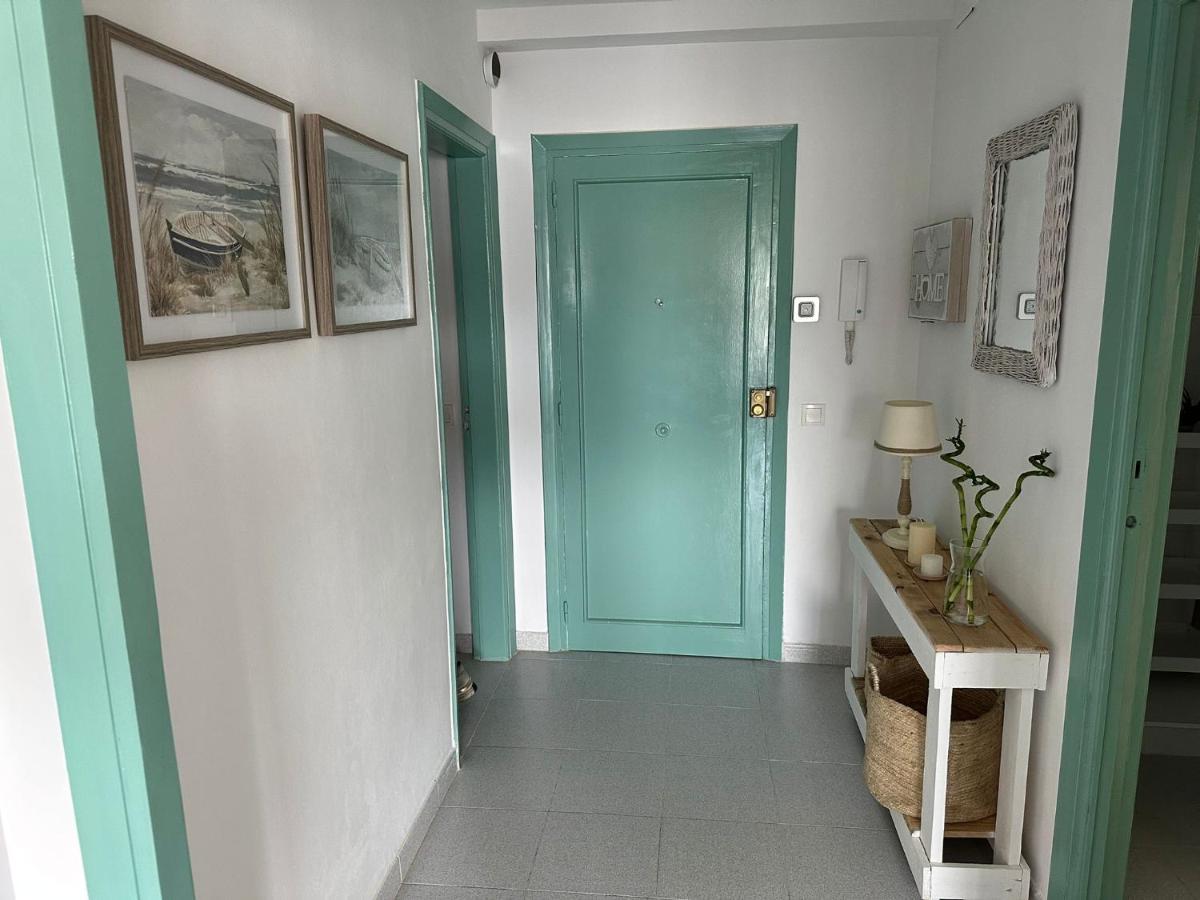 산펠리우데기솔스 Aquamarine Sant Feliu En La Playa Con Patio 아파트 외부 사진