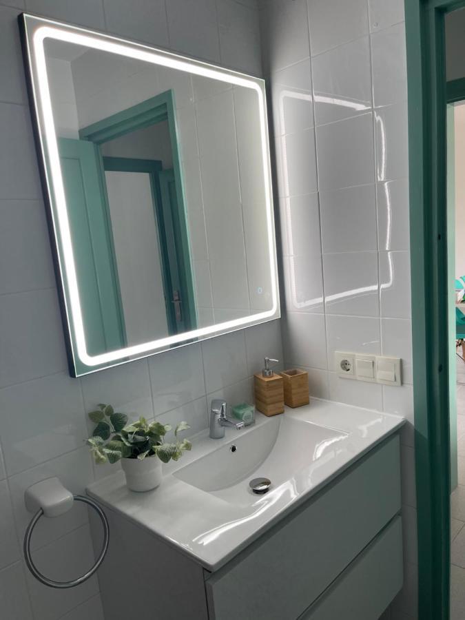 산펠리우데기솔스 Aquamarine Sant Feliu En La Playa Con Patio 아파트 외부 사진