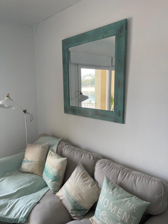 산펠리우데기솔스 Aquamarine Sant Feliu En La Playa Con Patio 아파트 외부 사진